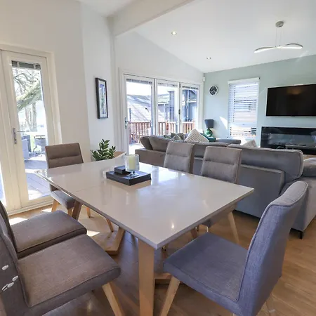 Tranquil Waters Holiday home Windermere