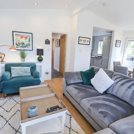 Tranquil Waters 温德米尔