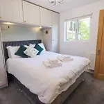 Tranquil Waters Semesterbostad *